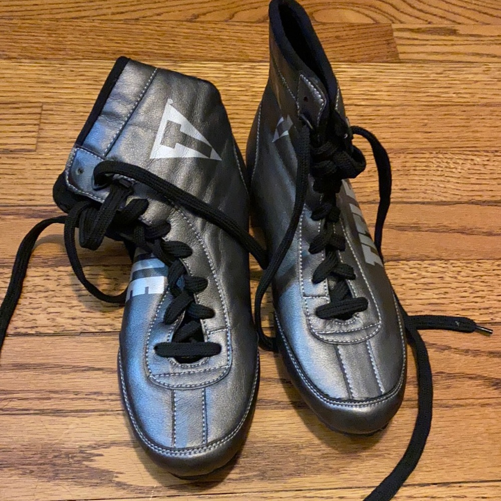Metallic Title boxing shoes